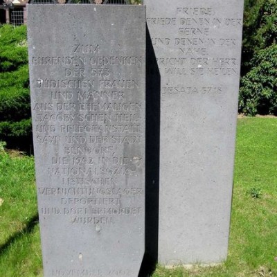 „Den Ermordeten zur Ehre – den Lebenden zur Mahnung“